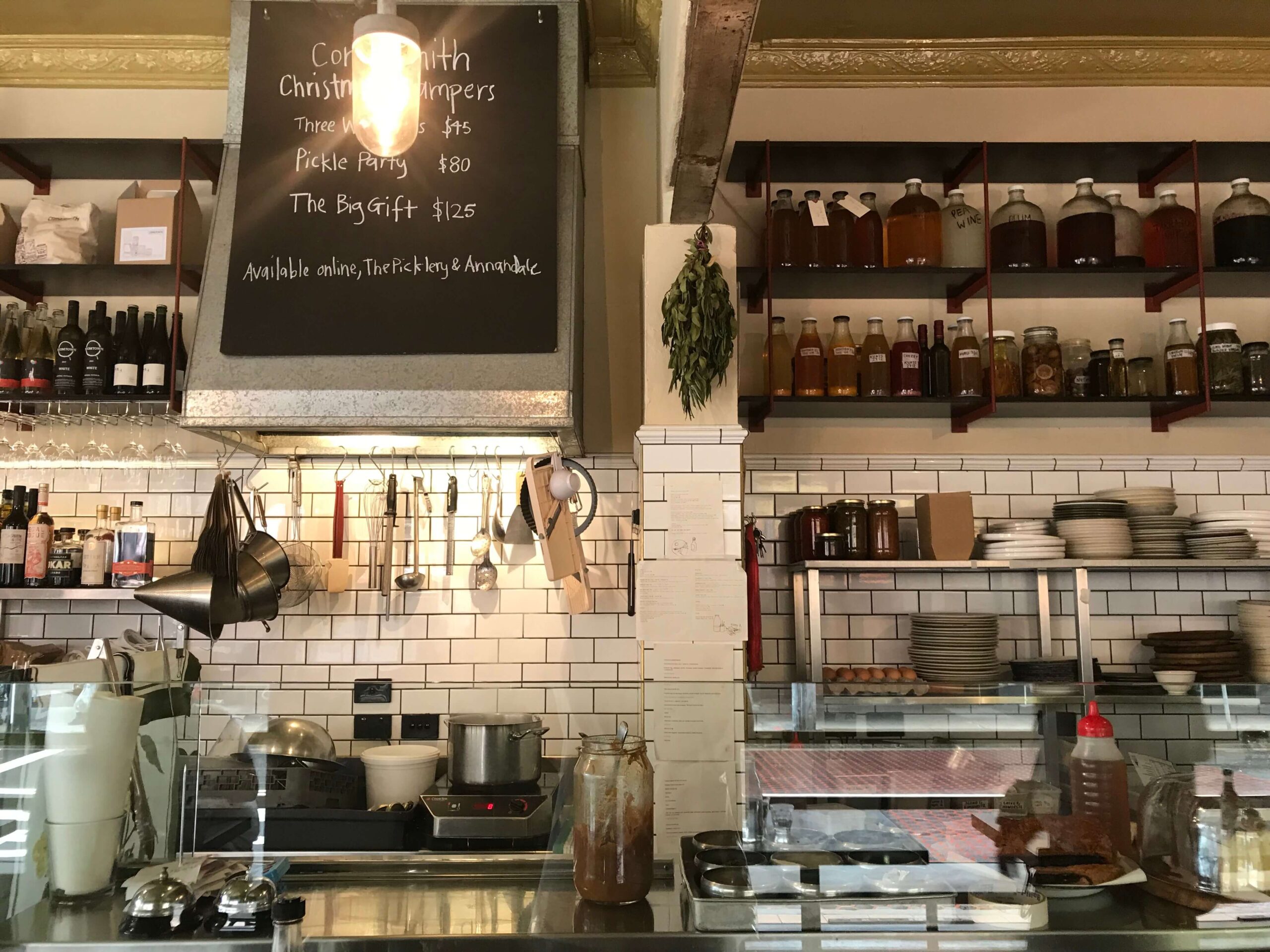 シドニーのカフェ【Cornersmith】の店内の様子を撮影した写真