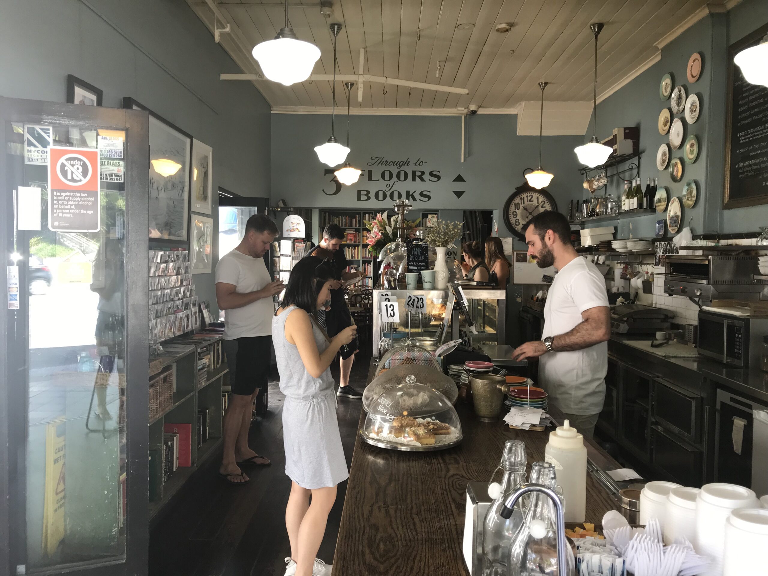 シドニーで人気のインスタ映えカフェ【Ampersand Cafe & Bookstore（アンパーサンド・カフェ＆ブックストア）】のカフェ